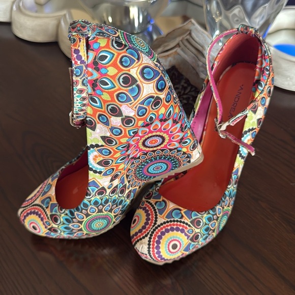 ANDREA FENZI Women's Multicolor Patterned Heels - Picture 6 of 9